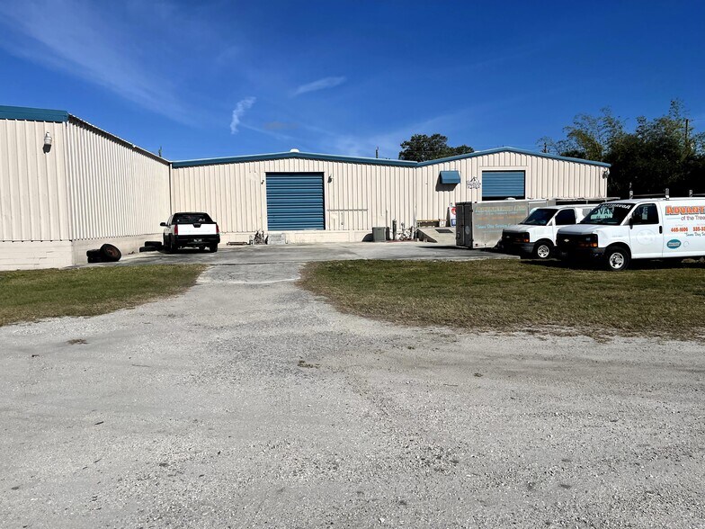 More Photos Of 601-605 S Market Ave, Fort Pierce Manufacturing For Lease