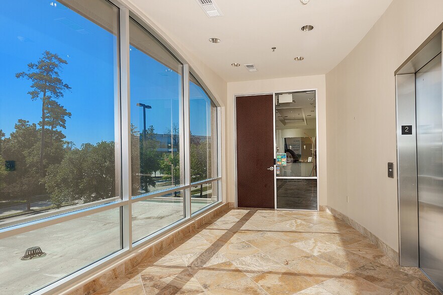 More Photos Of 114 Vision Park Blvd, Shenandoah Office For Sale