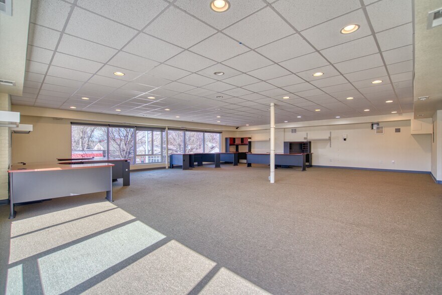 More Photos Of 724 Main Street Plaza, Longmont Storefront Retail Office For Sale
