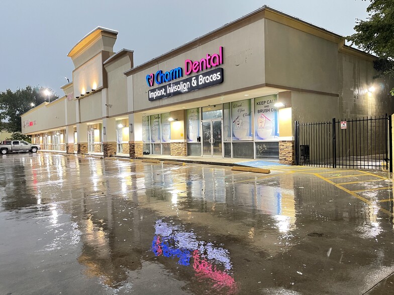 More Photos Of 14707 Eastex Fwy, Humble Storefront Retail Office For Sale