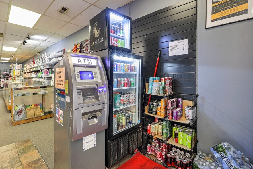 More Photos Of 1186 N High St, Columbus Storefront Retail Office For Sale