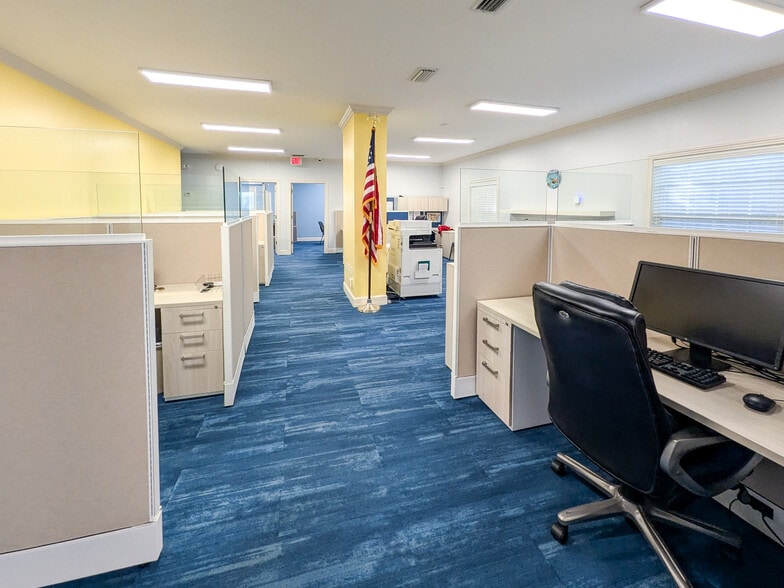 More Photos Of 9310 Old Kings Rd S, Jacksonville Office For Sale