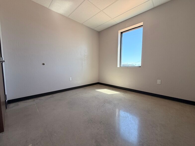 More Photos Of 3609 S County 1232 Rd, Midland Warehouse For Lease