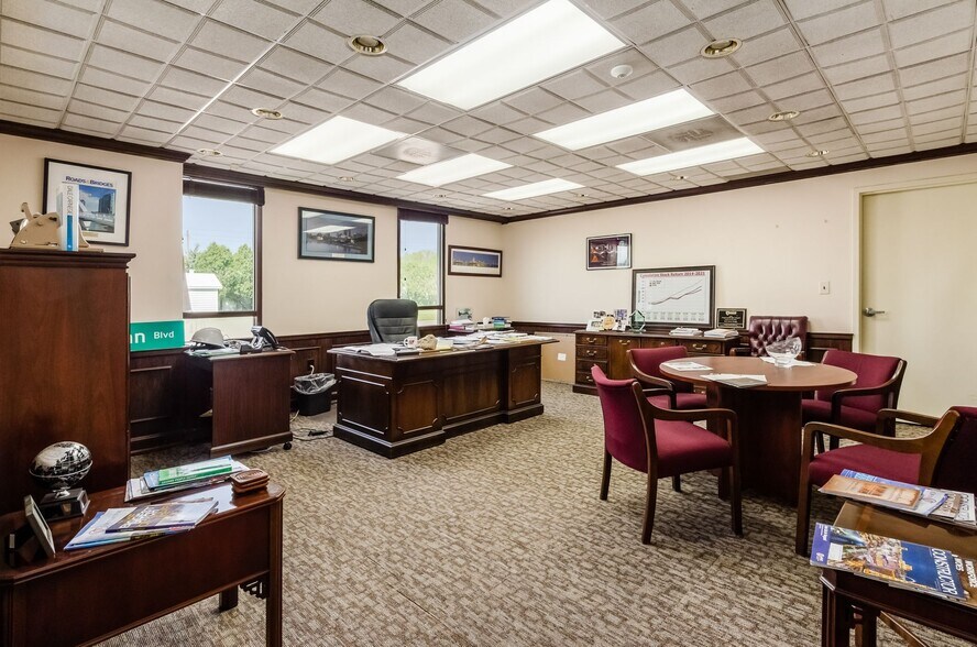 More Photos Of 2860 Fisher Rd, Columbus Unknown For Lease