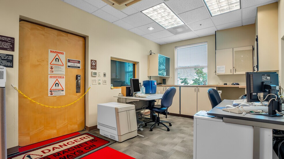 More Photos Of 693 Ray J. Glatt Cir, Woodburn Medical For Sale