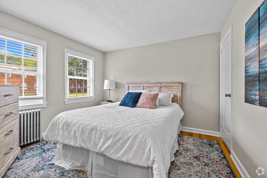 More Photos Of 9 Seminole Dr, Portsmouth Apartments For Sale