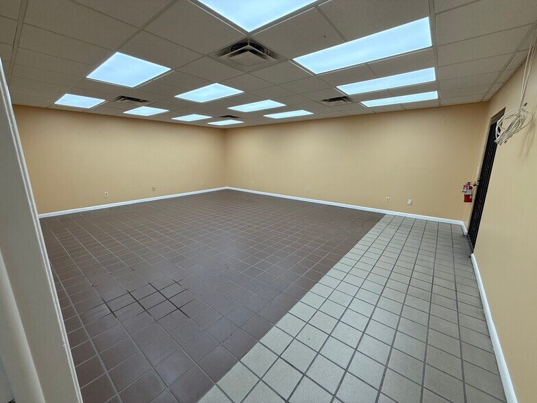 More Photos Of 5801 Plunkett St, Hollywood Warehouse For Lease