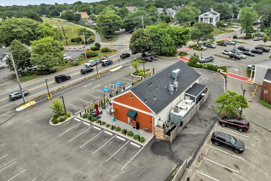 More Photos Of 859 Main St, Chatham Freestanding For Sale
