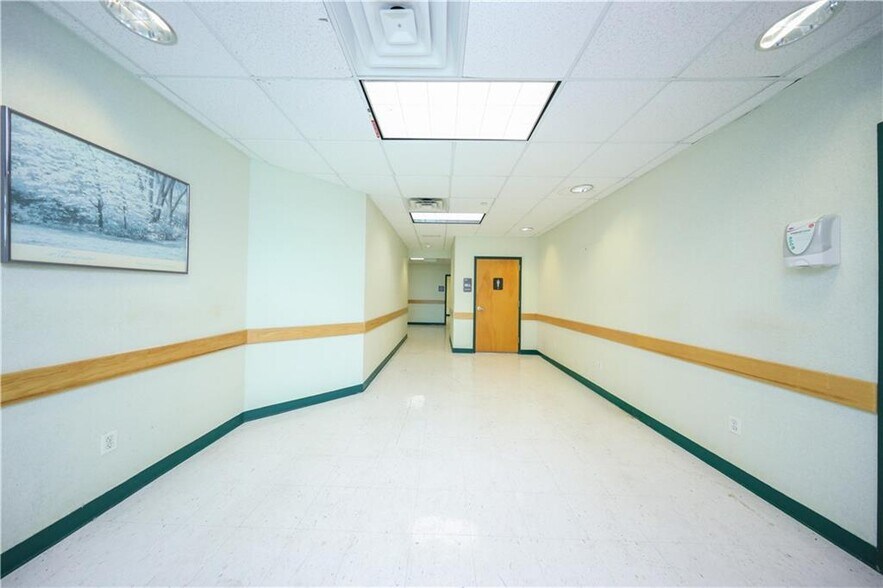 More Photos Of 8710 5th Ave, Brooklyn Medical For Lease