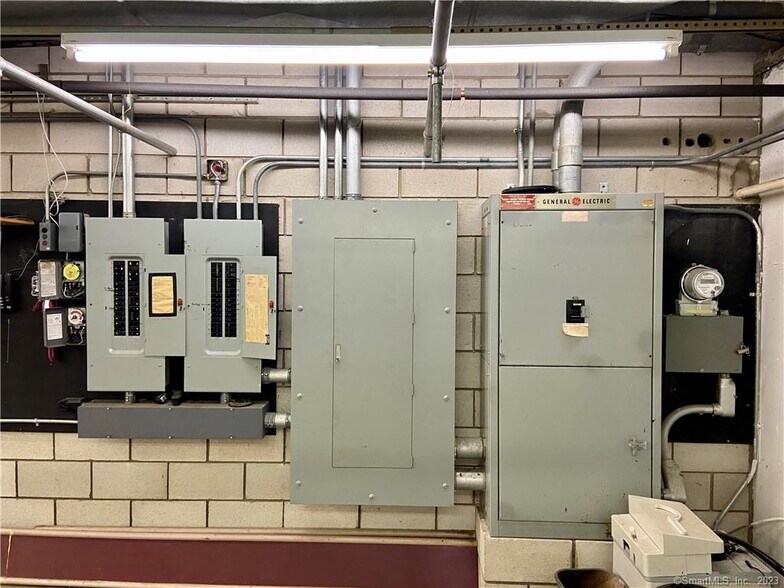 More Photos Of 295 Talcottville Rd, Vernon Storefront Retail Office For Lease