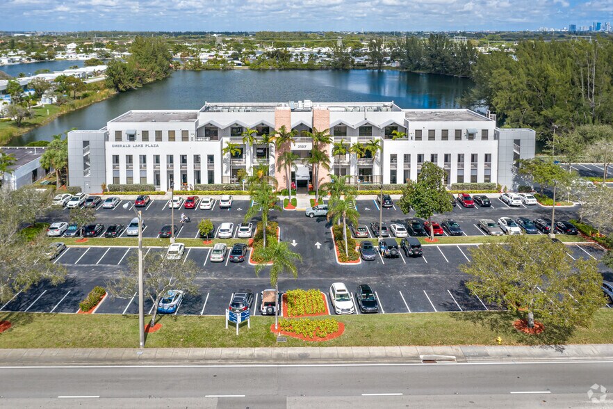 More Photos Of 3107 Stirling Rd, Fort Lauderdale Office For Lease