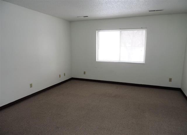 More Photos Of 645 S Lucas St, Iowa City Apartments For Sale