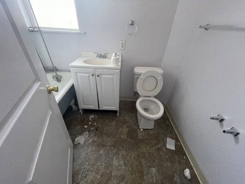 More Photos Of 2439 Rio Linda Blvd, Sacramento Apartments For Sale