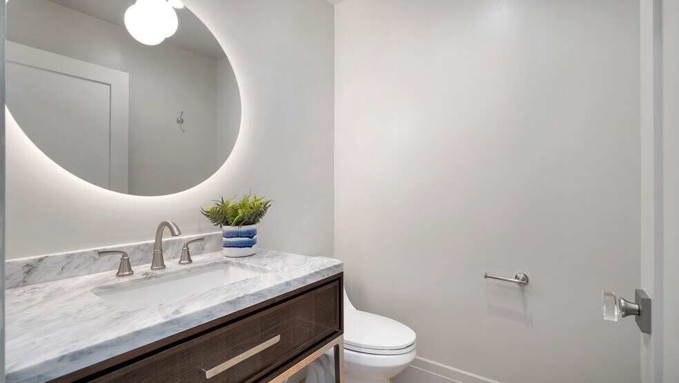 More Photos Of 1351 Seward St, Los Angeles Apartments For Sale