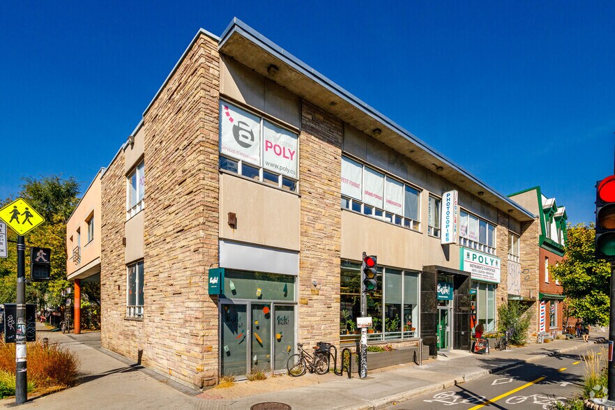 Primary Photo Of 505-511 Rue Rachel E, Montréal General Retail For Sale