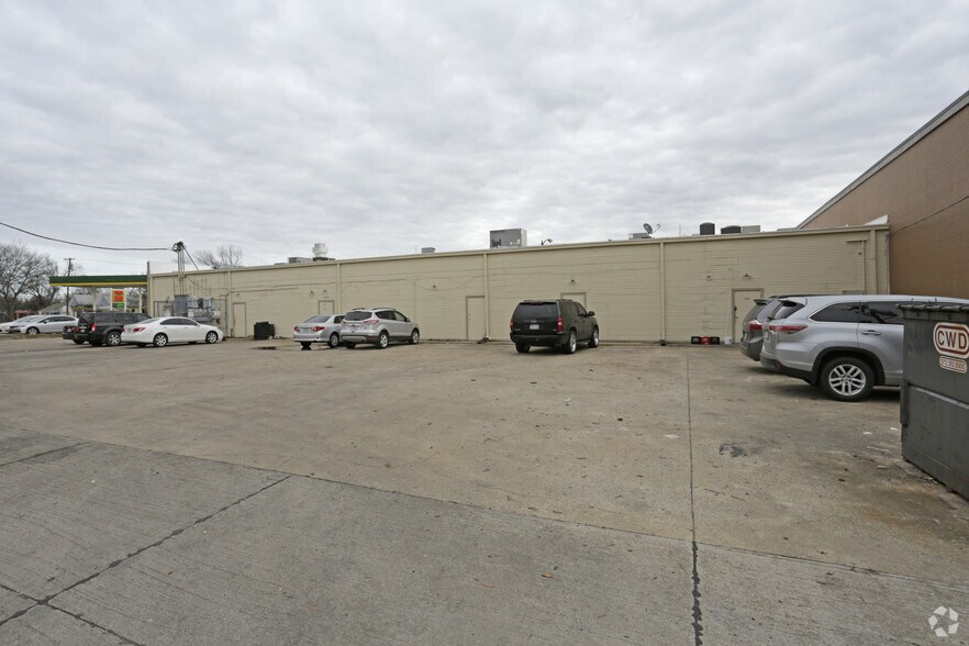 More Photos Of 209 N Ballard Ave, Wylie Storefront For Lease