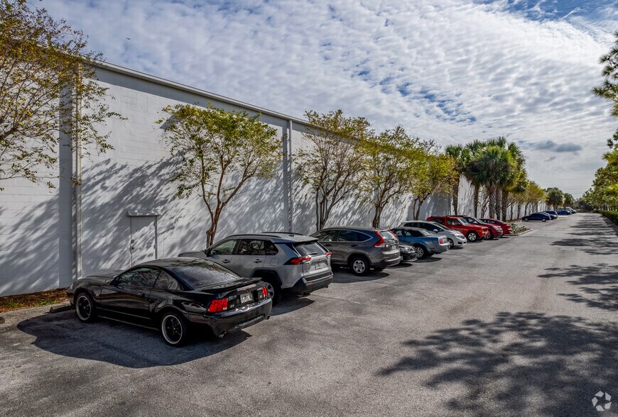 More Photos Of 1551 102nd Ave N, Saint Petersburg Manufacturing For Lease