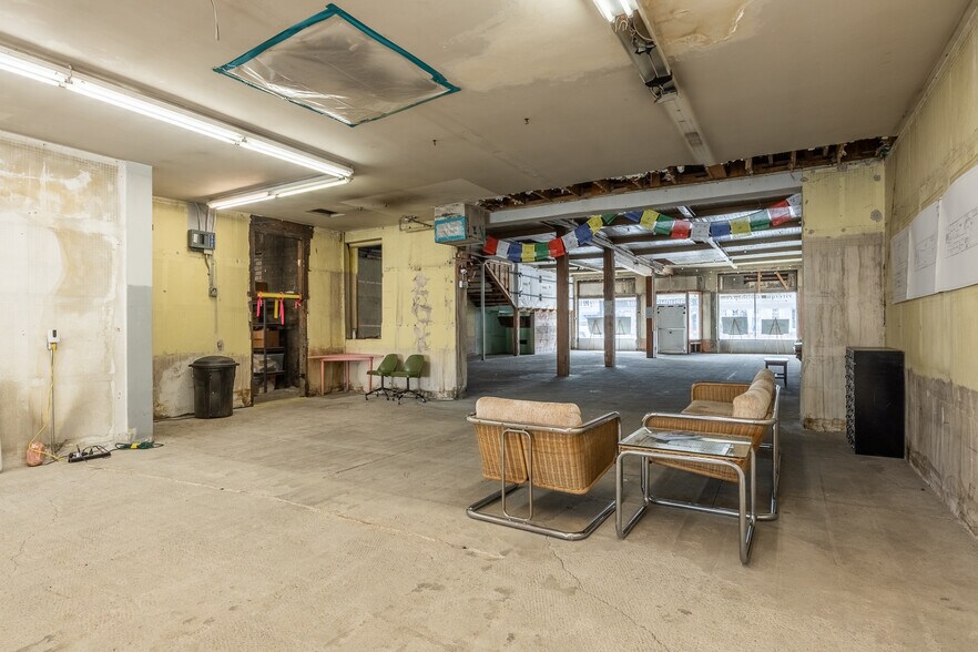 More Photos Of 162 N Main St, Bishop General Retail For Sale