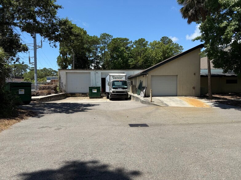 More Photos Of 10 Target Rd, Hilton Head Island General Retail For Lease