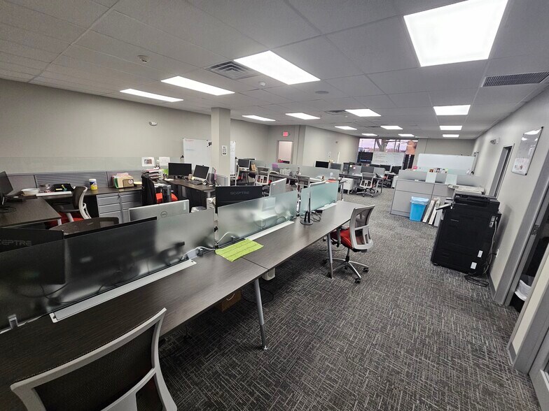 More Photos Of 456 Union Blvd, Allentown Light Manufacturing For Lease