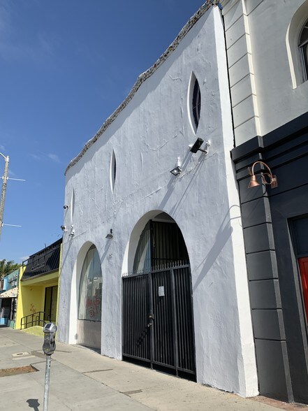 More Photos Of 7207 Melrose Ave, Los Angeles Storefront Retail Office For Lease
