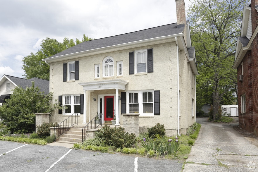 More Photos Of 485 S Pine St, Spartanburg Office For Lease