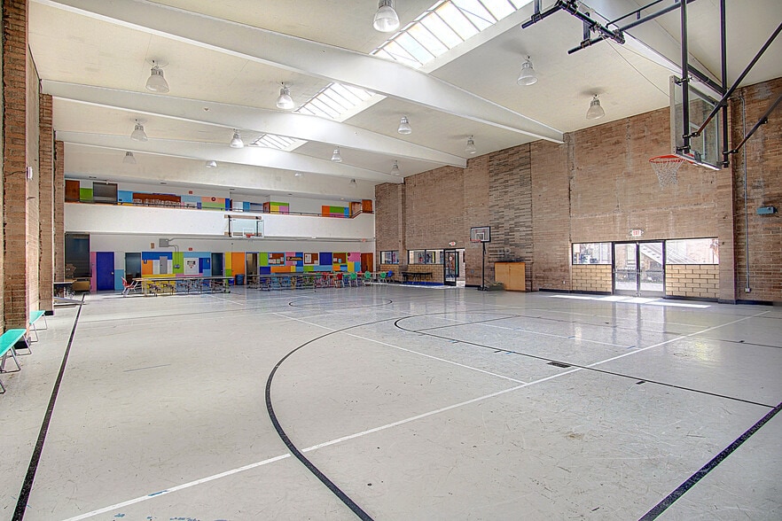 More Photos Of 2665 Clarendon Ave, Huntington Park Religious Facility For Lease