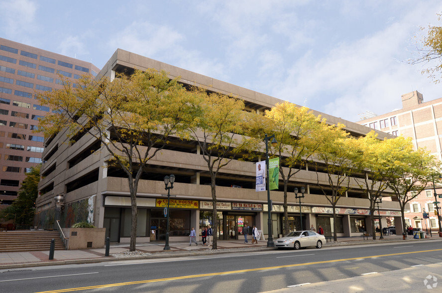 Primary Photo Of 618-634 Market St, Philadelphia Parking Garage For Lease