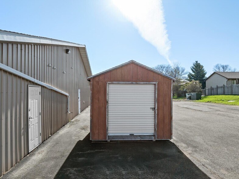 More Photos Of 625 SW 31st Ave, Minot Freestanding For Sale