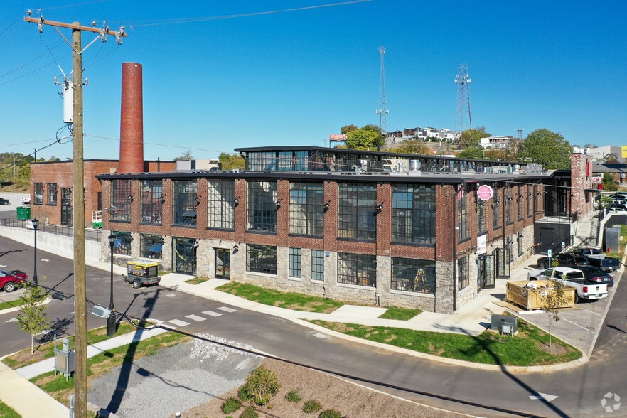 More Photos Of 3814 Charlotte Ave, Nashville General Retail For Lease