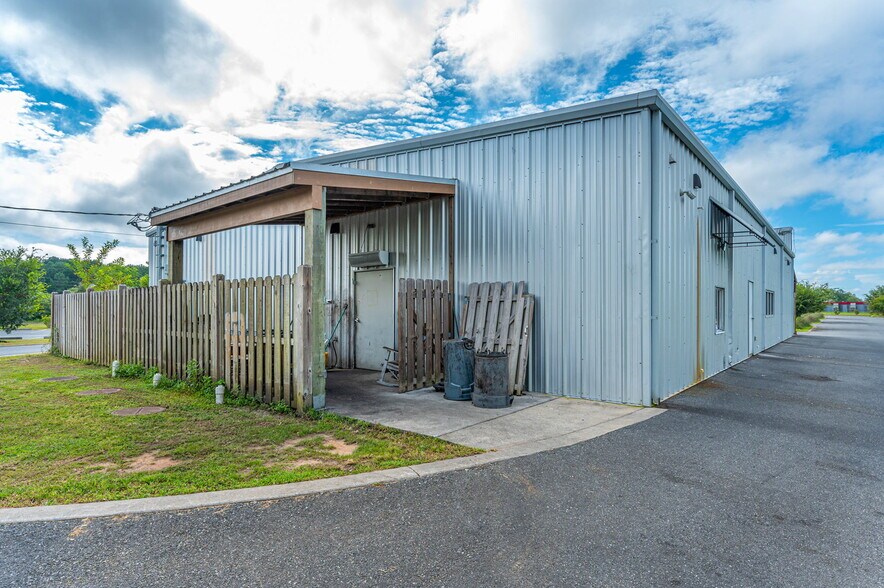 More Photos Of 1296 N Ferdon Blvd, Crestview Restaurant For Sale