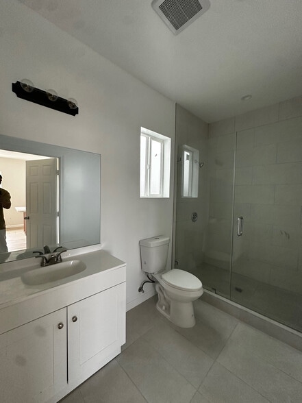 More Photos Of 315 N Alvarado St, Los Angeles Specialty For Sale