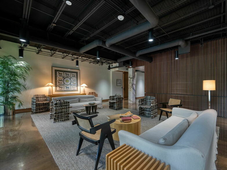 More Photos Of 3901 Manhattan Dr, Tyler Office For Lease