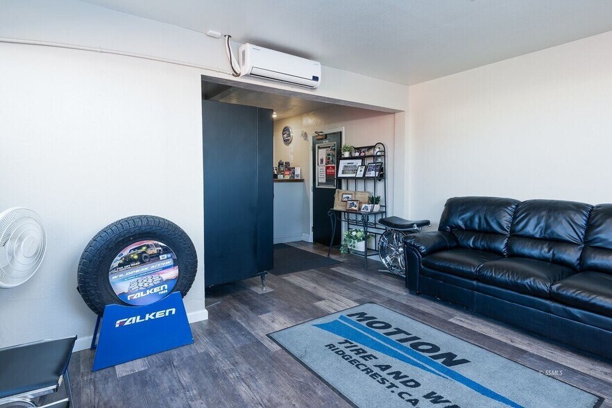 More Photos Of 120 S Warner St, Ridgecrest Auto Repair For Sale
