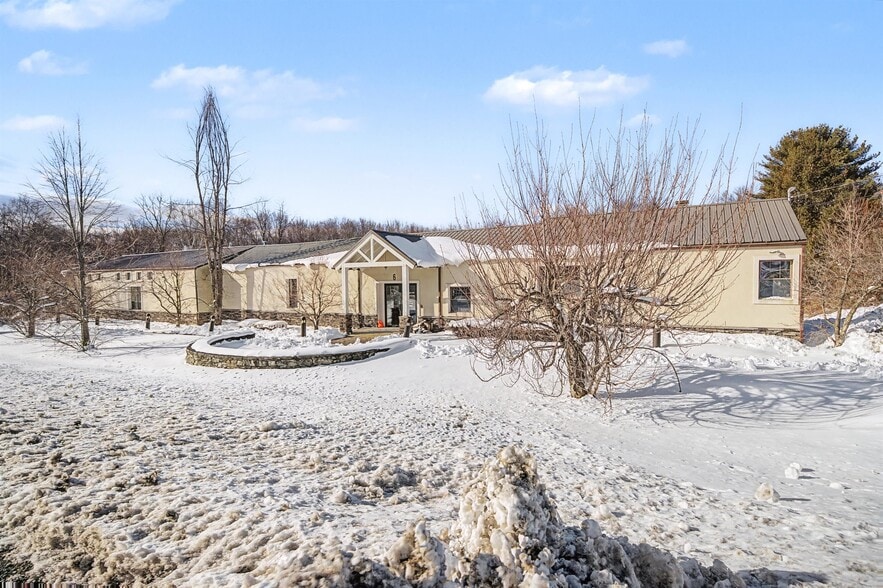 Primary Photo Of 688 Route 17K, Montgomery Warehouse For Lease