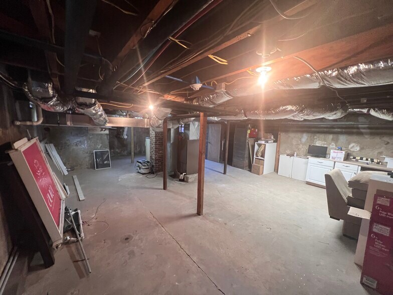 More Photos Of 735 Broad St, Shrewsbury Office Residential For Sale