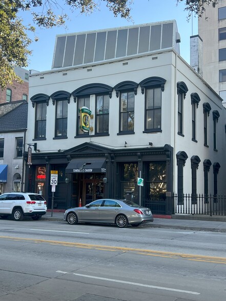 More Photos Of 7-9 E Bay St, Savannah Bar For Sale