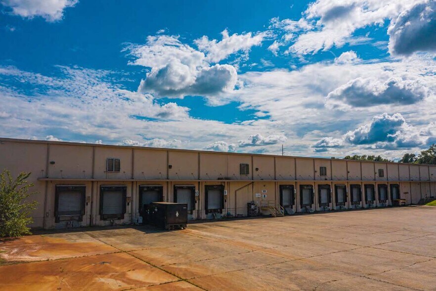 More Photos Of 510 Brickyard Rd, Phenix City Distribution For Lease