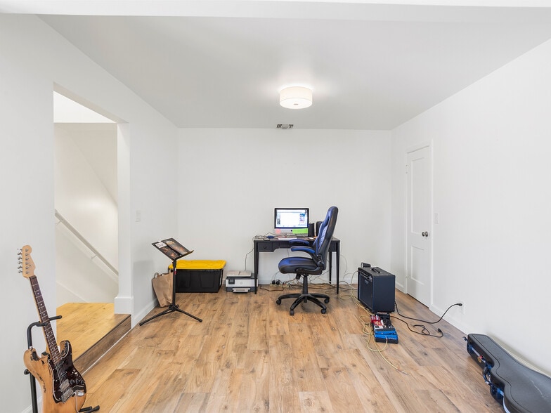 More Photos Of 7580 McGroarty Ter, Tujunga Apartments For Sale