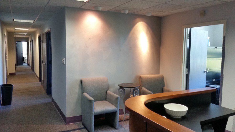 More Photos Of 200 Little Falls St, Falls Church Office For Lease