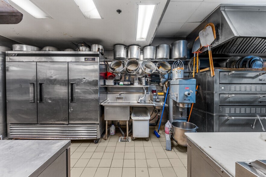 More Photos Of 73155 Highway 111, Palm Desert Restaurant For Sale