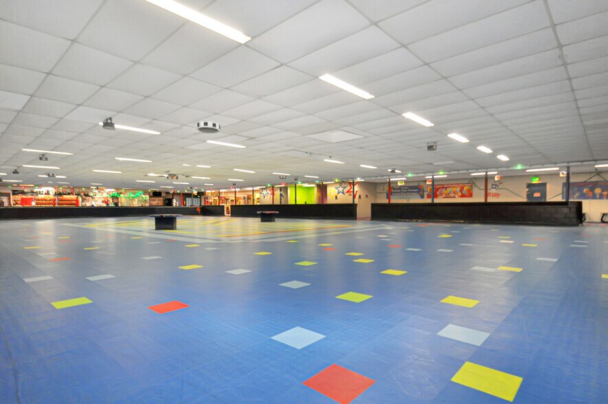 More Photos Of 805 Sater St, Greenville Skating Rink For Sale