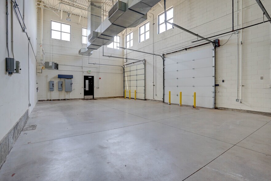 More Photos Of 11083-11093 E Mississippi Ave, Aurora Storefront For Lease