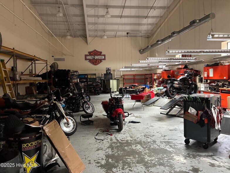 More Photos Of 8739 Caratoke Hwy, Harbinger General Retail For Sale