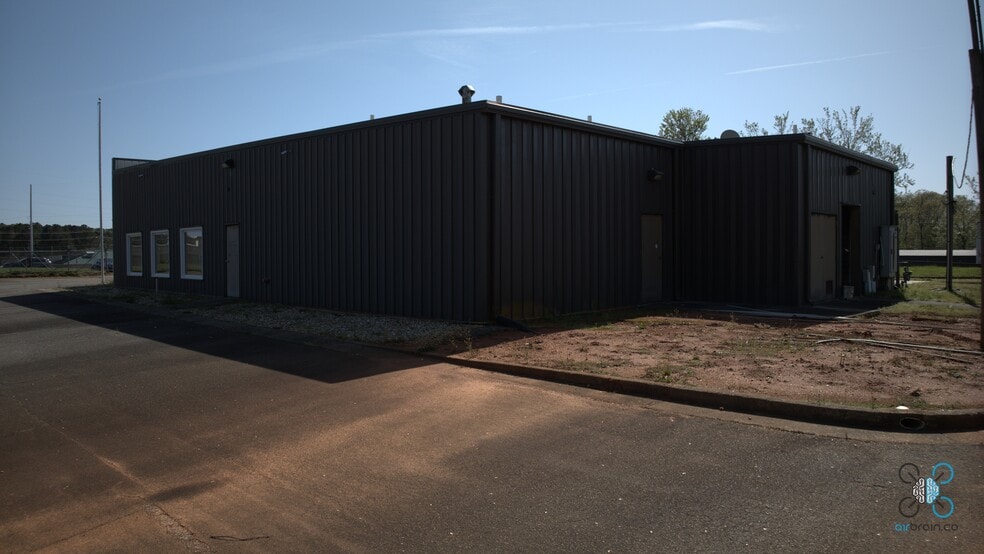 More Photos Of 3455 Keith Bridge Rd, Cumming Freestanding For Sale