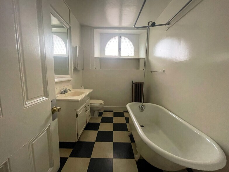 More Photos Of 1316 Eutaw Pl, Baltimore Apartments For Sale