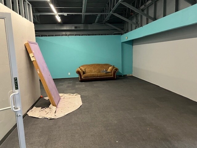 More Photos Of 219 S Walter Ave, Appleton Storefront For Sale