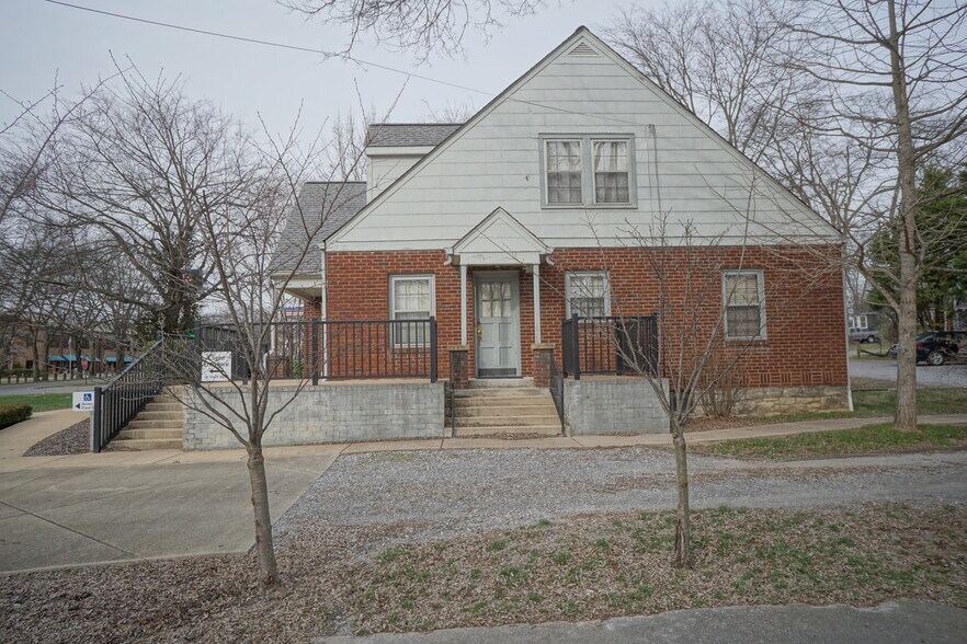 Primary Photo Of 201 Walton Ferry Rd, Hendersonville Office For Sale