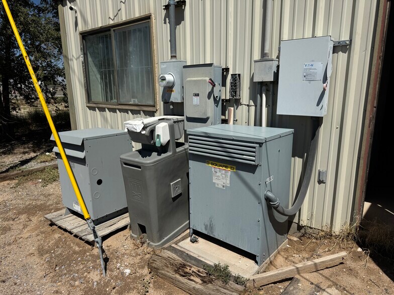 More Photos Of 200 O T Smith Rd, Tornillo Warehouse For Sale