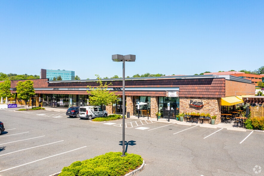 Primary Photo Of 210-236 N Radnor Chester Rd, Radnor Restaurant For Lease